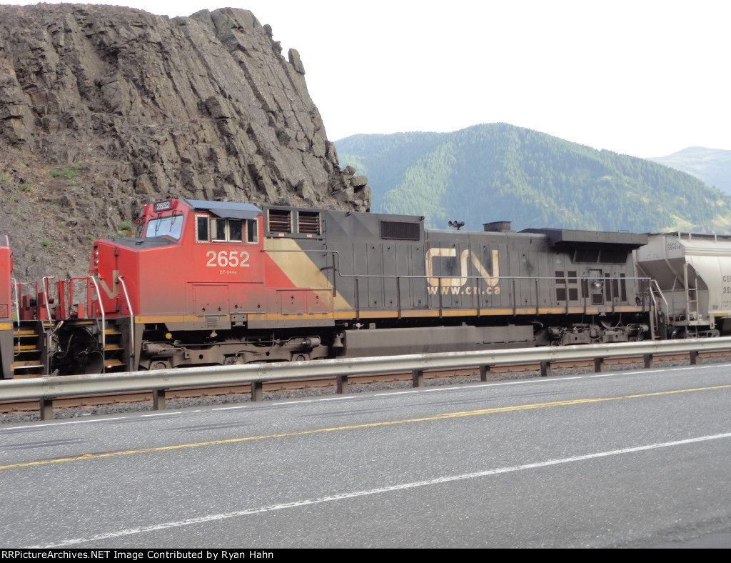 CN 2652 in the Gorge